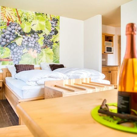 Gaestehaus Weingut Politschek Бад-Фридрихсхалль Экстерьер фото