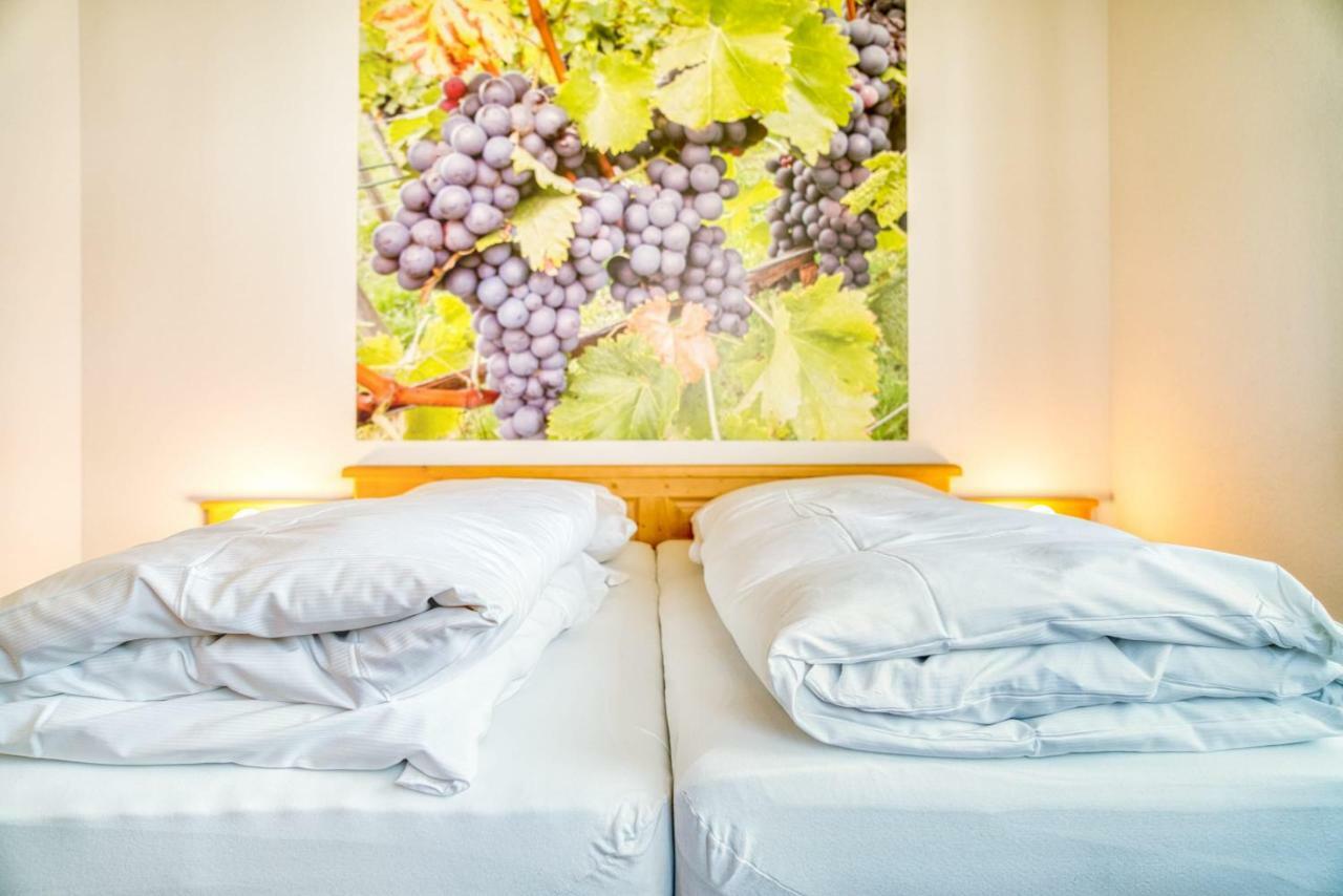 Gaestehaus Weingut Politschek Бад-Фридрихсхалль Экстерьер фото